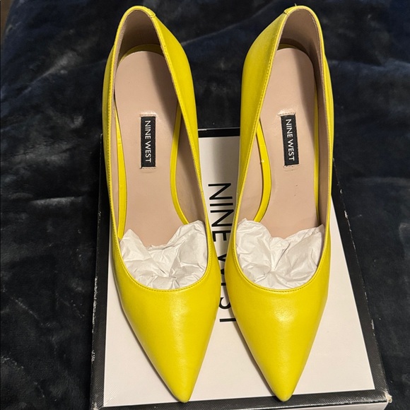 Nine West “Tatiana” Pointy Toe Pumps - Picture 7 of 8